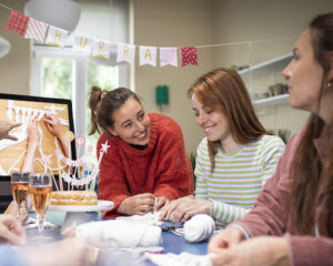 Mit den DIY-Workshops der Kreativzeit lernst du die neuesten Trend-Techniken. Lebe in unseren Online-Kursen deine Kreativität aus.